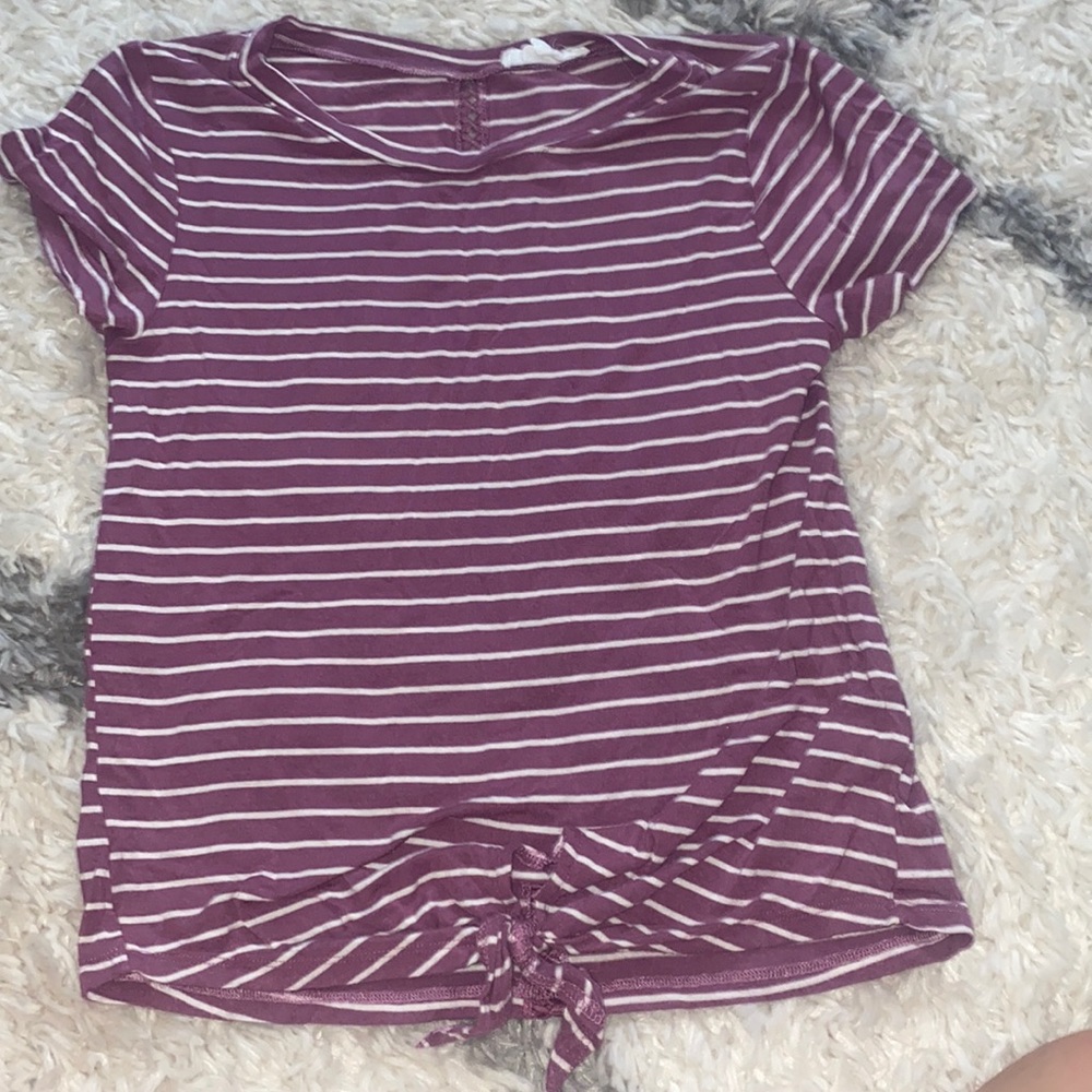 purple and white striped tee shirt